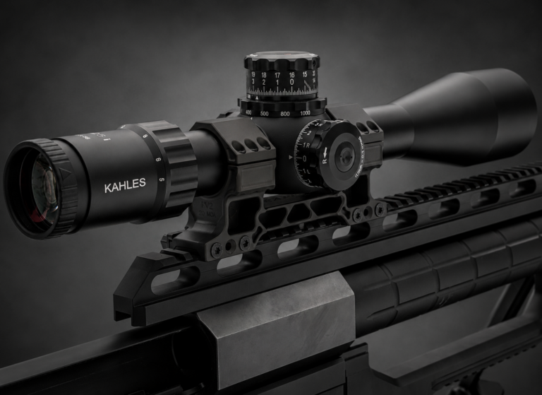 KRAFFT ZFM Blockmontage 34 mm mit 20 MOA und Kahles Zielfernrohr – Dunkle Studio-Nahaufnahme